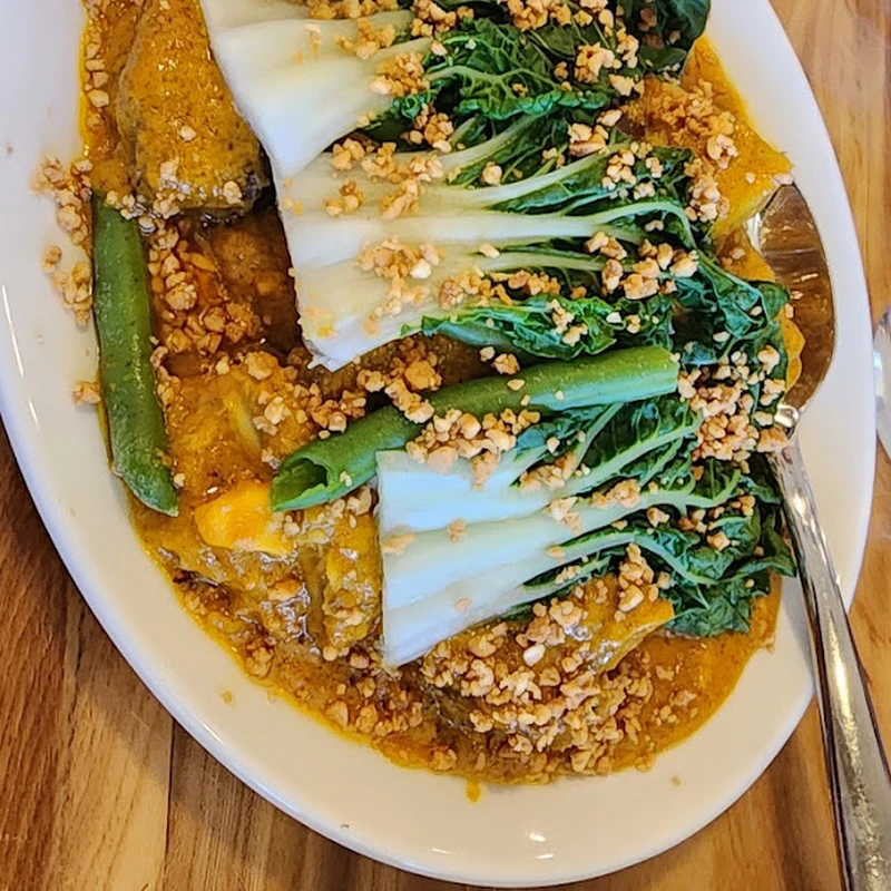 Filipino dishes served at Mar's Sisig McPhillips Winnipeg